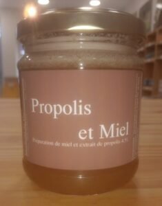 Miel et Propolis de notre ferme - le rucher du Djé